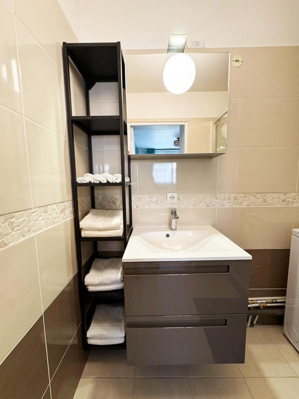 Magnolia 40m2, Parking Et Wifi Gratuit *